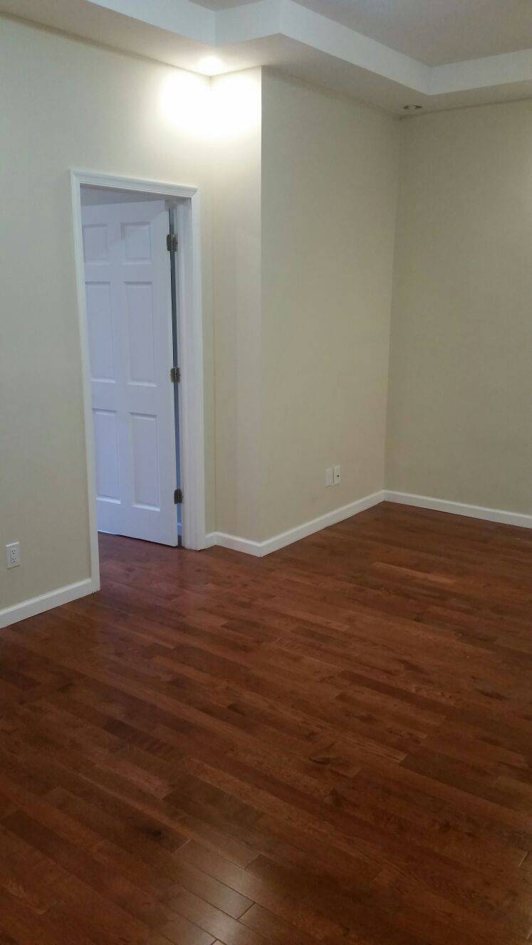 New To the Market!! One bedroom apartment with Home office!! Easy Conversion!! 