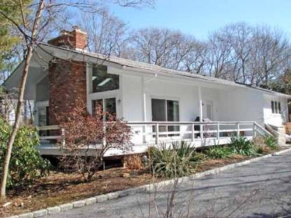 East Hampton, A Little Oasis near the  Bay