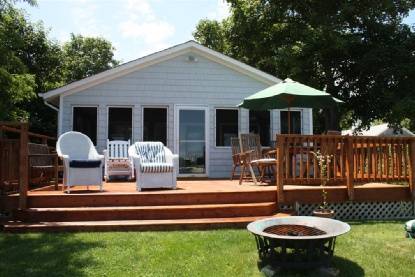 HAMPTONS BEACH COTTAGE WITH DOCK