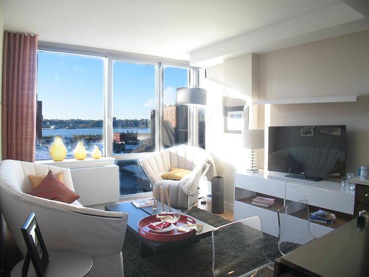 Abolutely Stunning Two Bedroom Two Bath Apartment in Chelsea!