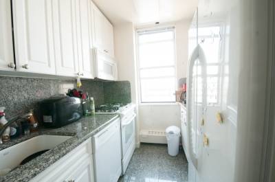  Midtown East Sunny 2 bedroom 2.5 bath, Covertible 3 Bedroom, Great Closet Space, Dining Area, Full Service Luxury Building, No Fee