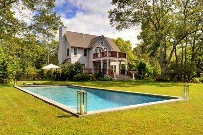 CLASSIC RENOVATED HOME IN BRIDGEHAMPTON