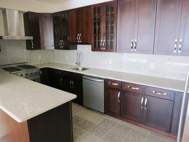 Luxurious Loft Felt Apartment!Almost 2000sq ft!! Tons of Space, This is Your Place!