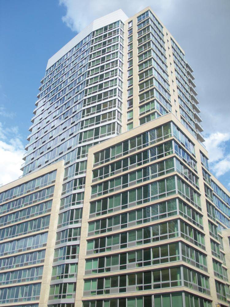 COMFORTABLE 1BDR UNIT IN THE CENTER OF MANHATTAN **MIDTOWN WEST** STEPS FROM TIMES SQUARE, HERALD SQUARE, CHRYSLER BUILDING!!