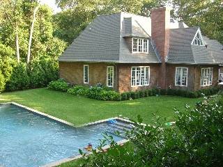 Desirable Space On Full Acre Easthampton Northwest