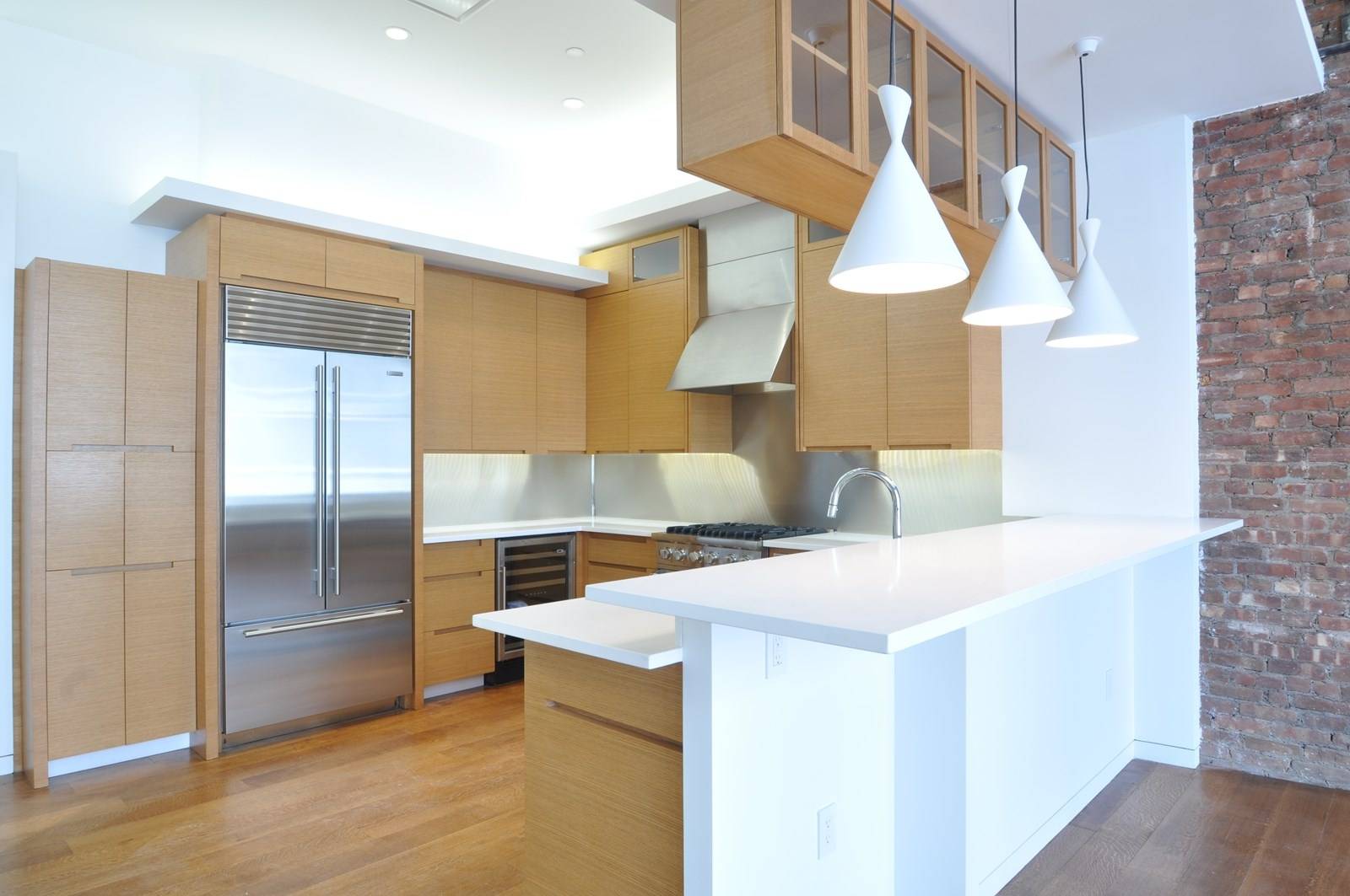 ASTONISHING -- 2500 SQUARE FT -- 5TH AVE -- STEPS FROM UNION SQUARE,FLATIRON, CHELSEA, GRAMERCY, BROADWAY -- LOFT 3 BR,3BATHS