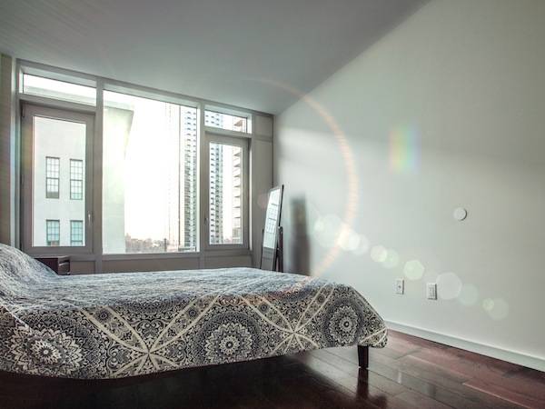 Huge 1 Bedroom 2 Bathroom w/Balcony + Floor-to-Ceiling Windows + Pool, Gym, Roof Deck, and Garage Parking