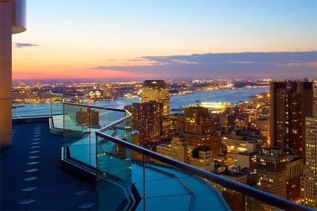 BEAUTIFUL VIEW FROM THE 50TH' FLOOR--2BR,2BATH--DELUXE BLDG--1100 SQ-- F/CITY HALL--MANHATTAN BRIDGE --FRANK GHERY DESIGN.