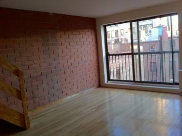 OVERSIZED RENOAVTED 1BR/BA KING SIZE BR TREE LINE ST STEPS FROM TRAINS