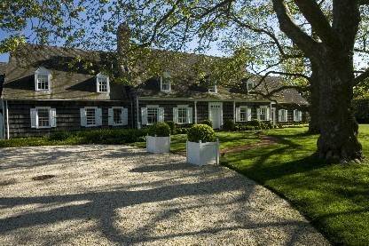 SOUTHAMPTON VILLAGE - 8 BEDROOM WITH POOL AND TENNIS 