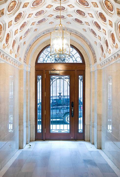 East 80th & Lexington Avenue! Heart of  the City! 3 Bed/4bath Rare Pre War Gem!!