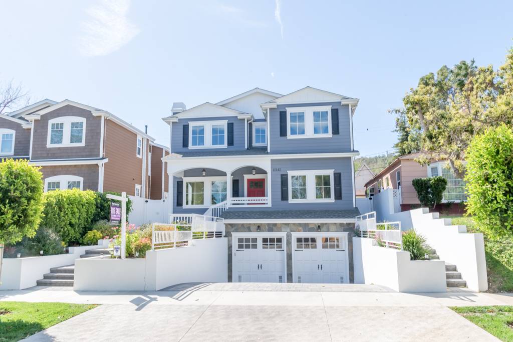  Best Home in the Silver Triangle 6 Bed | 6 Bath New Construction - East Coast Traditional 