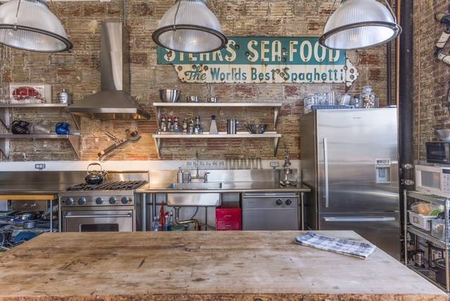 Open Live/Work Loft At Glass Farmhouse