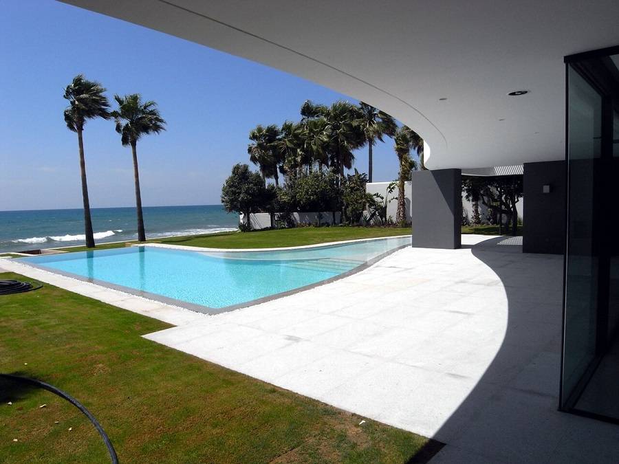 BEACH FRONT VILLA, LOS MONTEROS MARBELLA