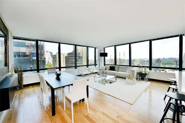 ★★★ ULTRA LUXURY THREE BEDROOM /3 BATH RESIDENCE ★ SPECTACULAR FINISHES★EAST 60S★SWEEPING VIEWS