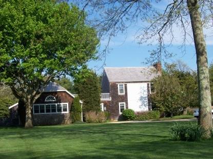 BRIDGEHAMPTON SOUTH CHARMING HOME MAGICAL OUTDOOR SPACE