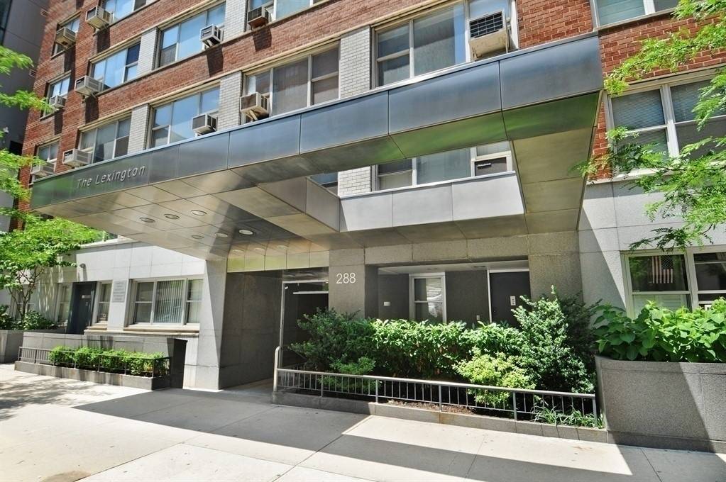 MURRAY HILL- HISTORIC DISTRICT  LARGE SUNNY STUDIO 