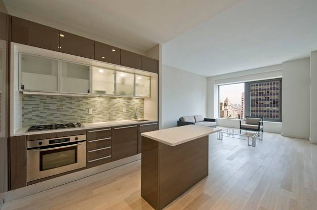 Water Street 3br 3bath *** Breathtaking Views *** Hotel Style Living *** Loaded with Amenities
