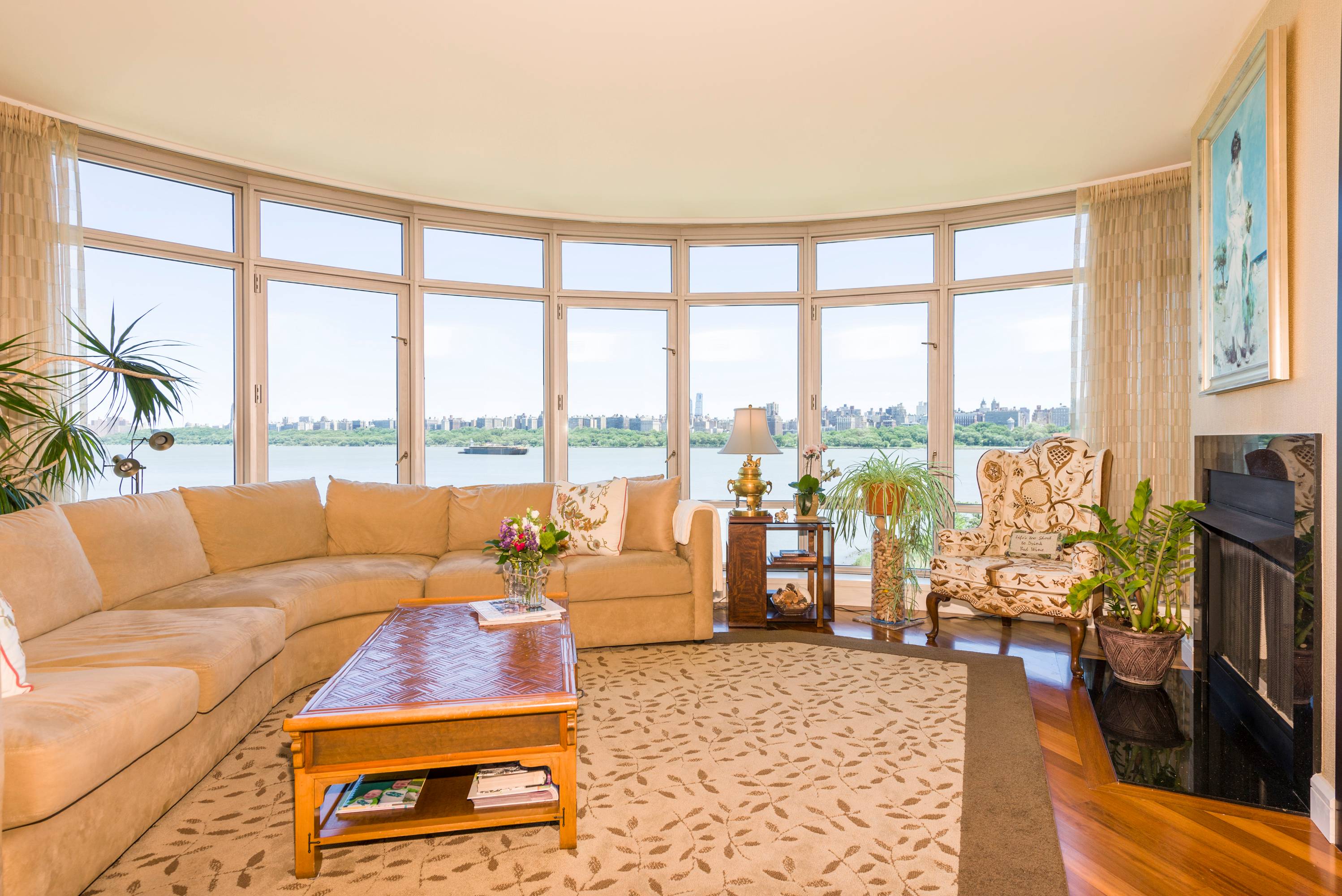 **Luxury Waterfront Condo ** NE Corner 2 Bed/2.5 Bath w/ Amazing Amenites & Views