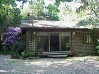 3 BEDROOM EAST HAMPTON WITH POOL