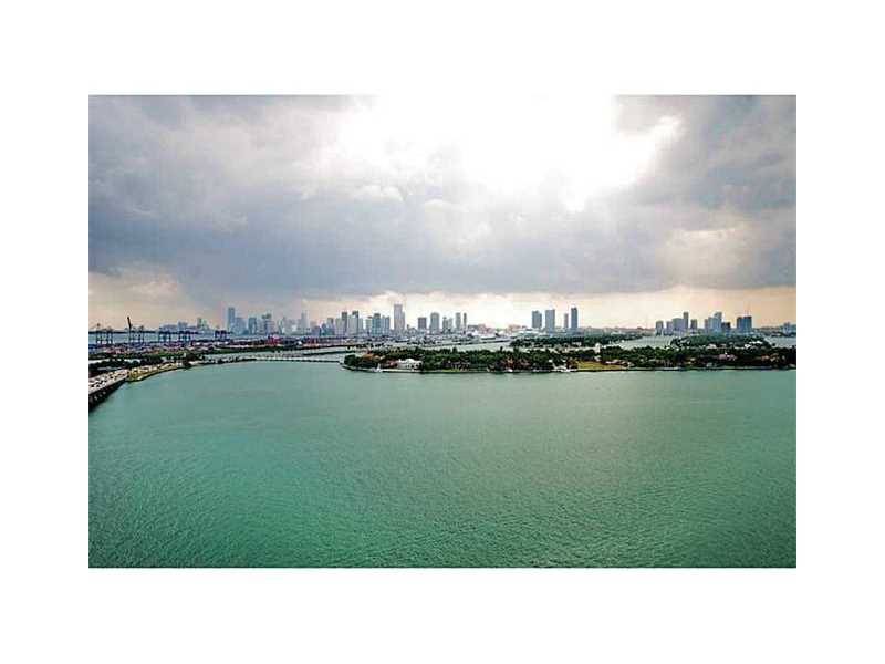 Breathtaking bay and Downtown Miami views from this high floor 2BD + den / 3 BA in the beautiful Bentley Bay
