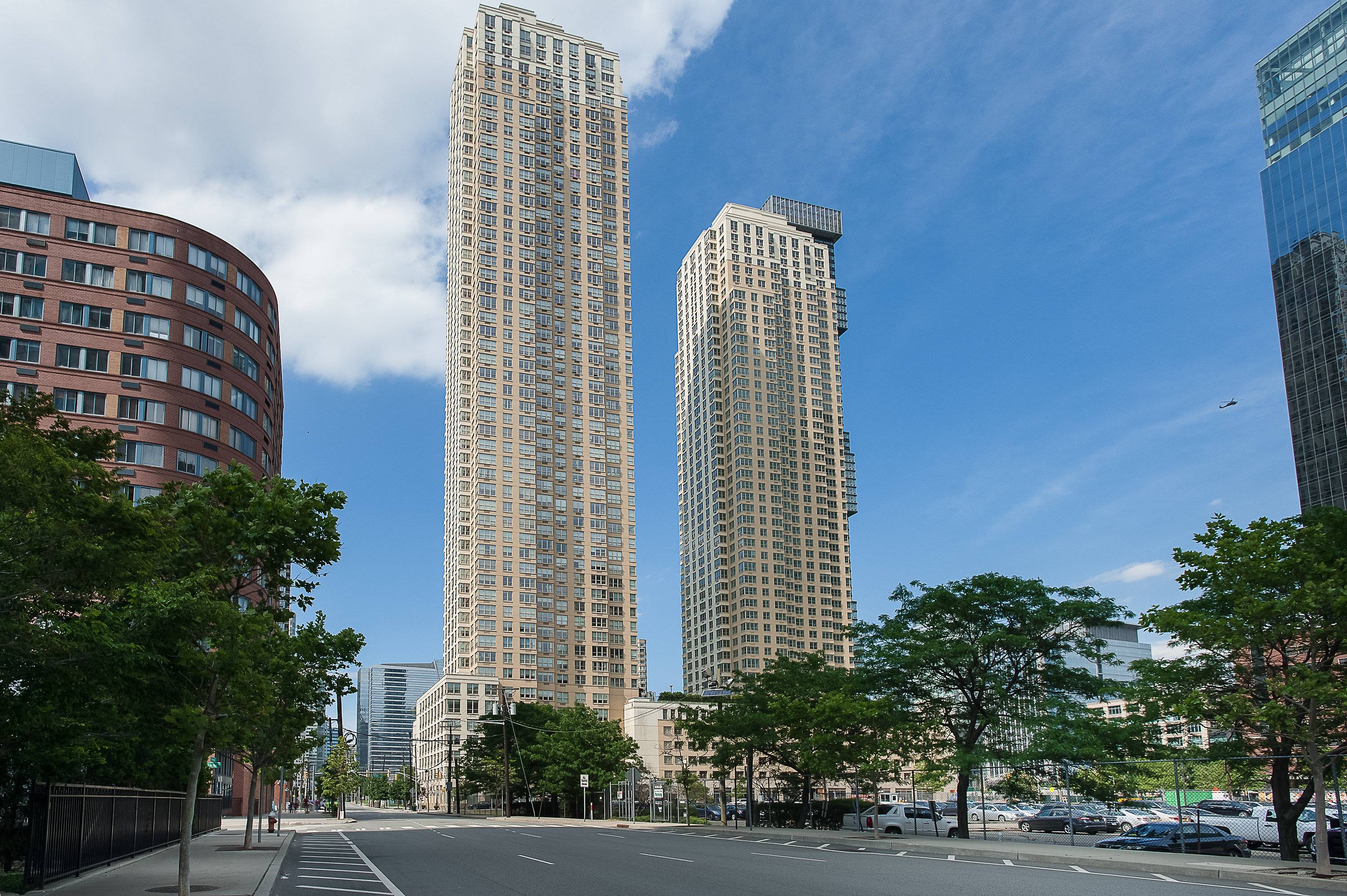 Luxury 2 BR Condo **Trump Plaza**Downtown Jersey City