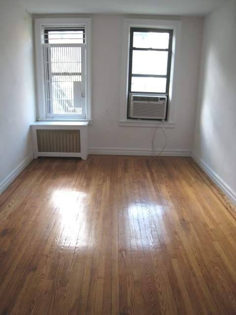 A MUST SEE!!ADORABLE SPACIOUS SUNNY KING SIZE BR BEST WV YOU CAN GET
