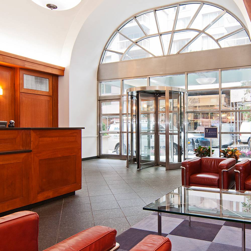 Upper West Side 3 Bedroom 3 Bathroom Home, Dining Area, Large Living Room, 2 Walk in Closets, Wall of Windows, Expansive Balcony, Washer & Dryer, Great Sun Light, No Fee