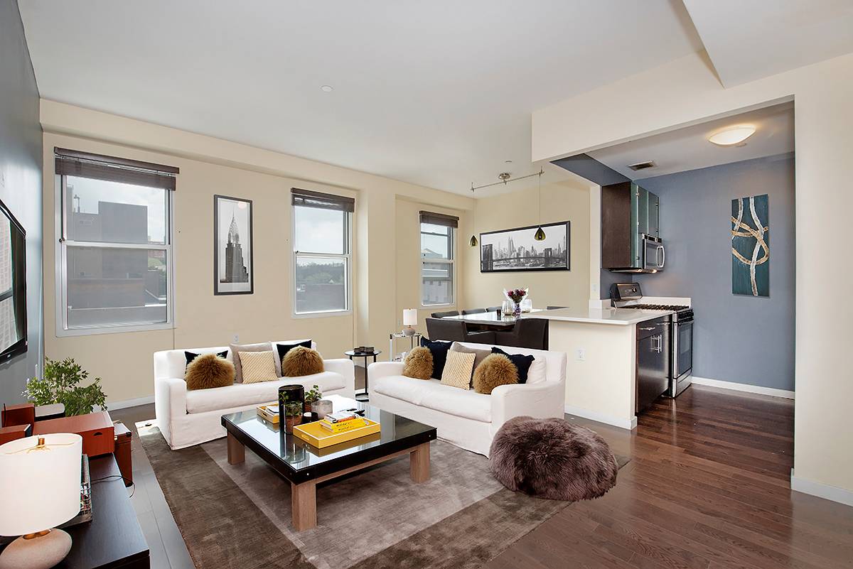 JUST REDUCED***CORNER JR-4 BEDROOM CONDO*** CHIC BOERUM HILL*** TAX ABATEMENT!!***CLOSE TO ALL***GREAT INVESTMENT***