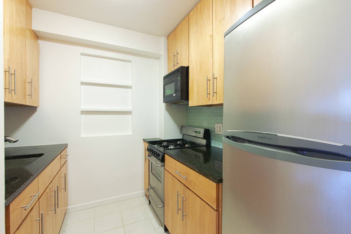 Perfect 1 Bed/1 Bath in Midtown East