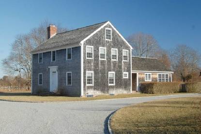 Year Round Ranch Rental in East Hampton!
