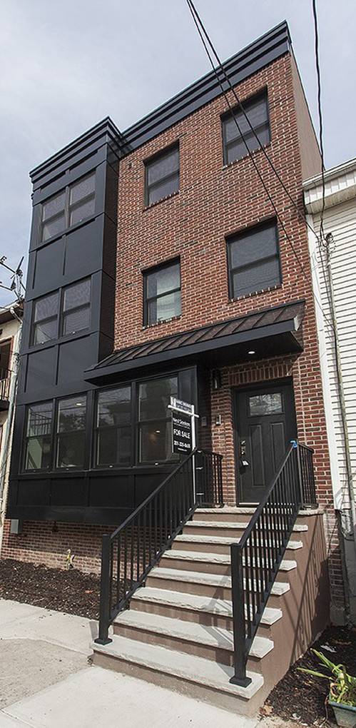 Hamilton Park Gem! Rarely available 25ft wide New Construction single-family in the finest downtown neighborhood. 