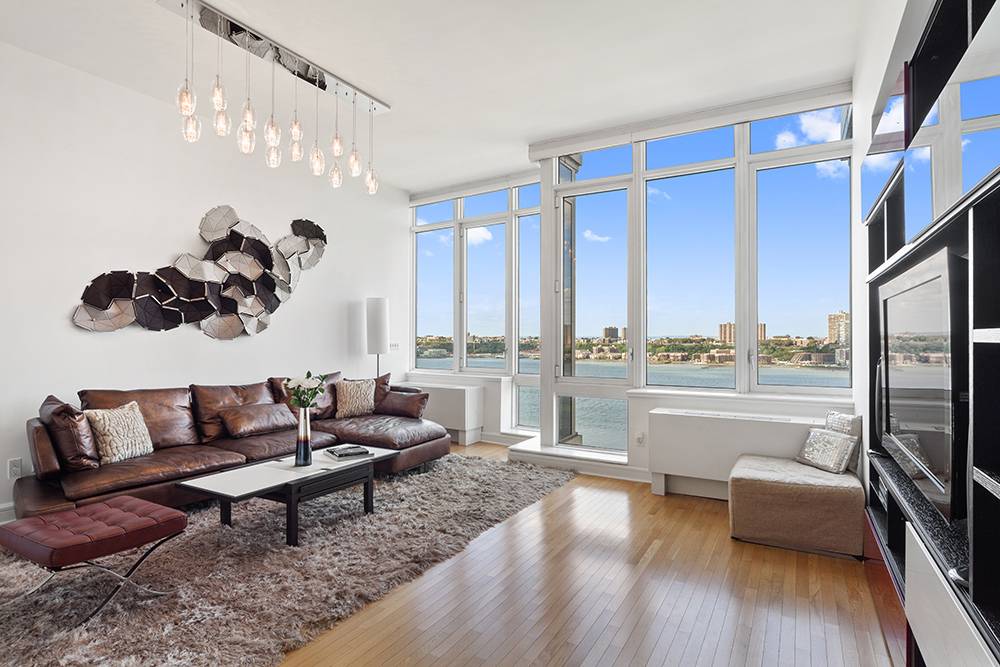 Spectacular 2 bedroom Penthouse with high ceilings & stunning Hudson river views