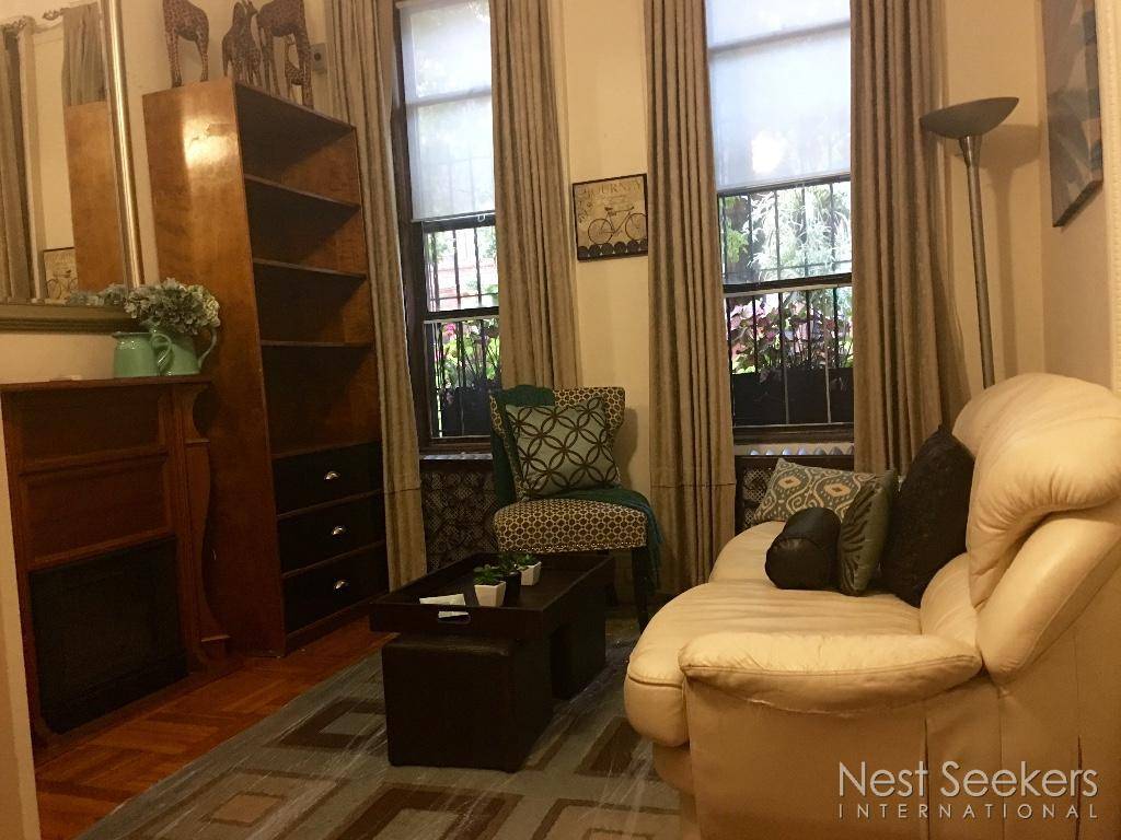 Great Price! Furnished Studio in a Classic Harlem Brownstone