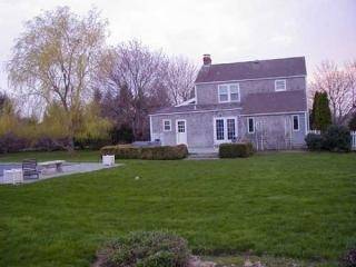 HAMPTONS COUNTRY CHARM