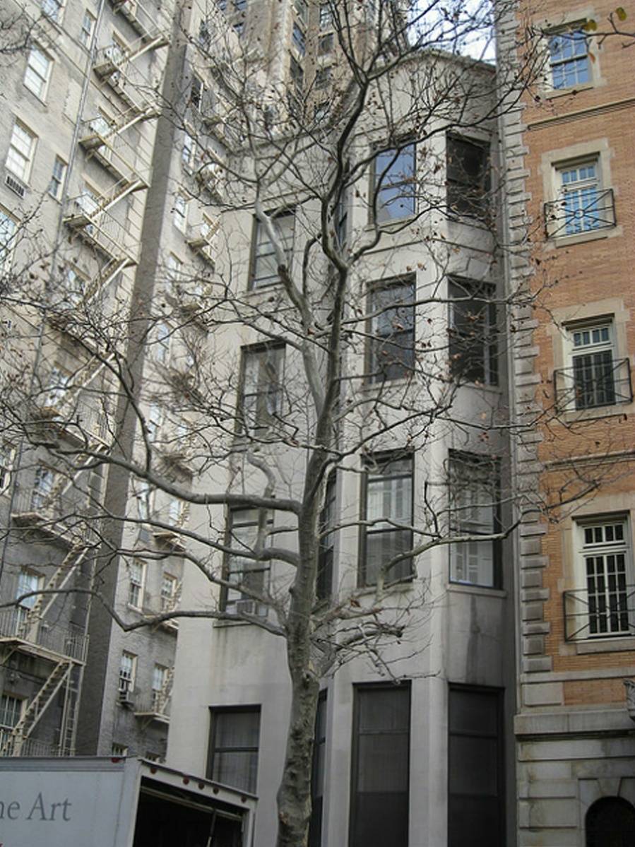 Pre-War Townhouse  LARGE 1bedroom for Rent Upper East