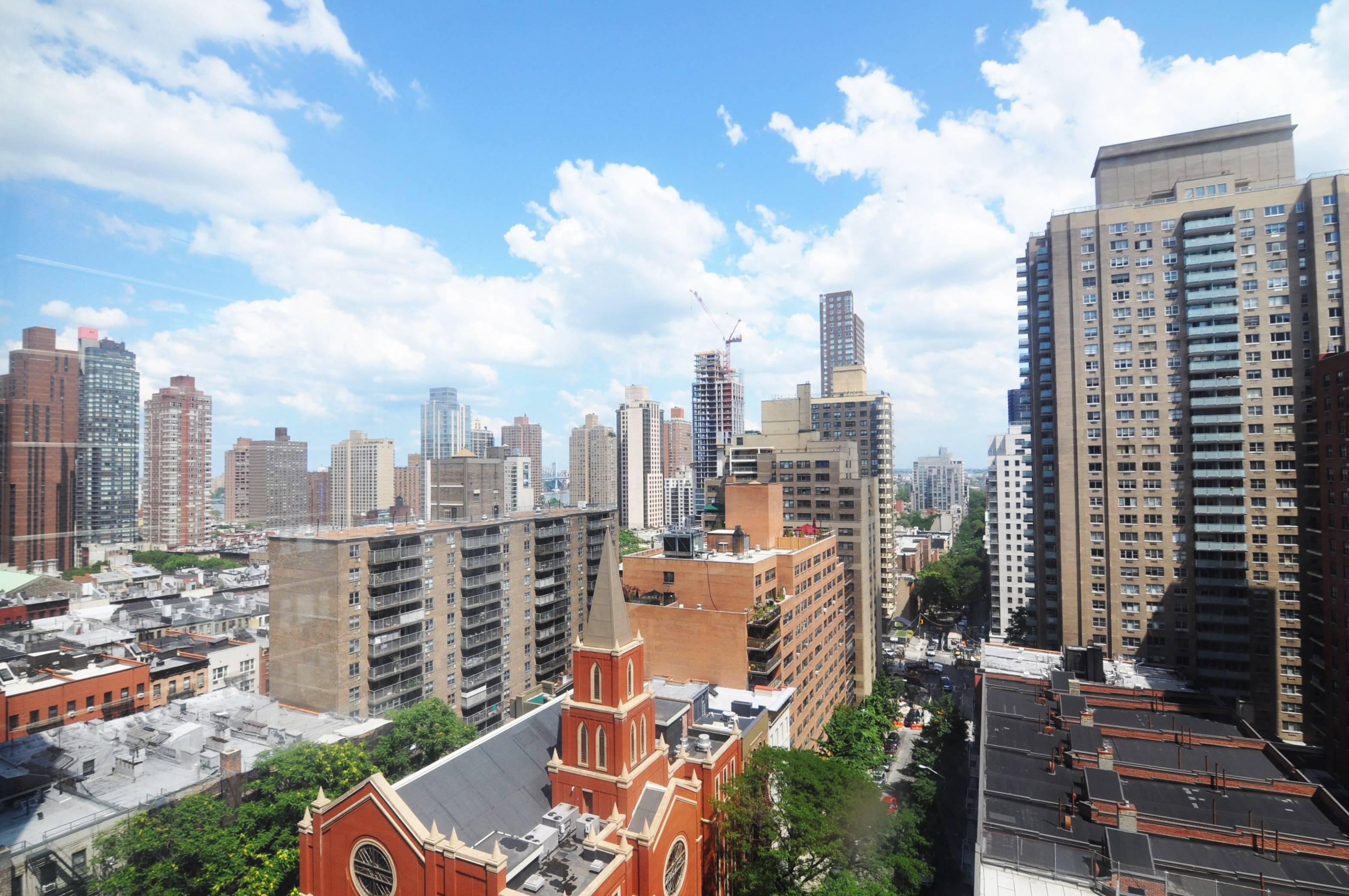 NO FEE! Spasious Two Bedroom 2 Bathroom in Upper East Side
