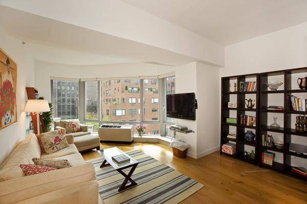 CHELSEA....STUNNING 2 BED/2 BATH GREAT LOCATION