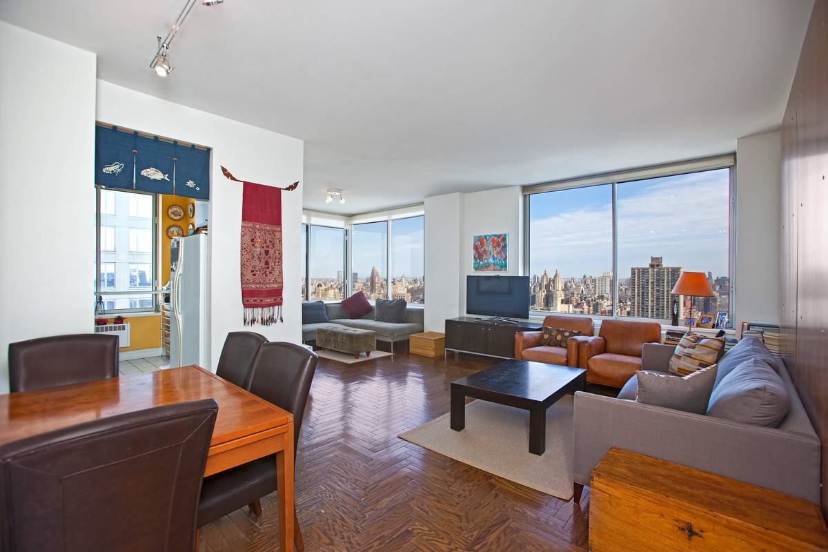 High floor 2 bedroom at 200 Trump place