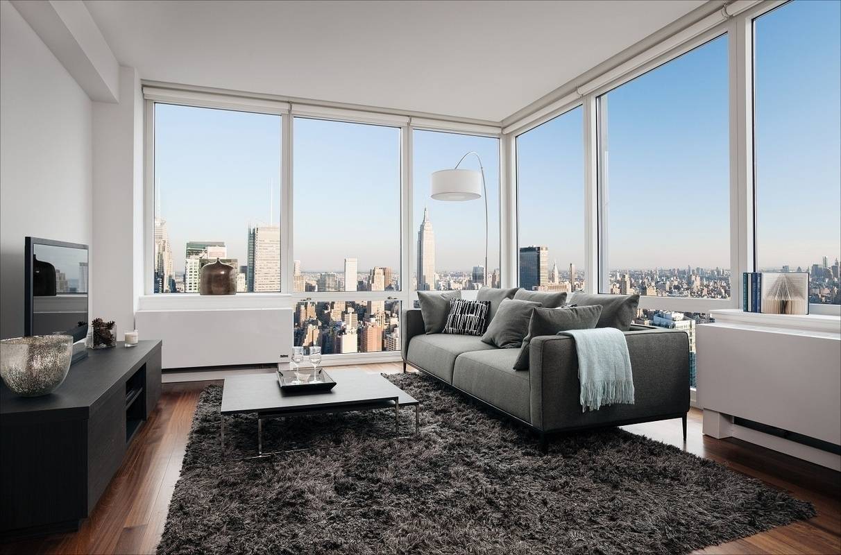 High Floor 2Br/2Bths w River Views and Luxury Ameinties at Silver Towers