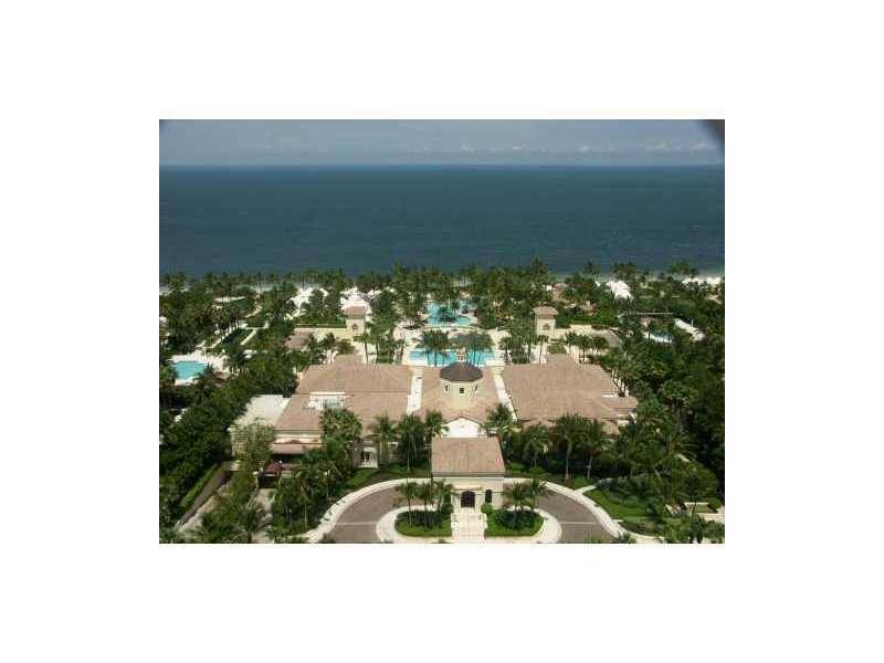 Live on top of the world - CLUB TOWER II 4 BR Condo Key Biscayne Miami
