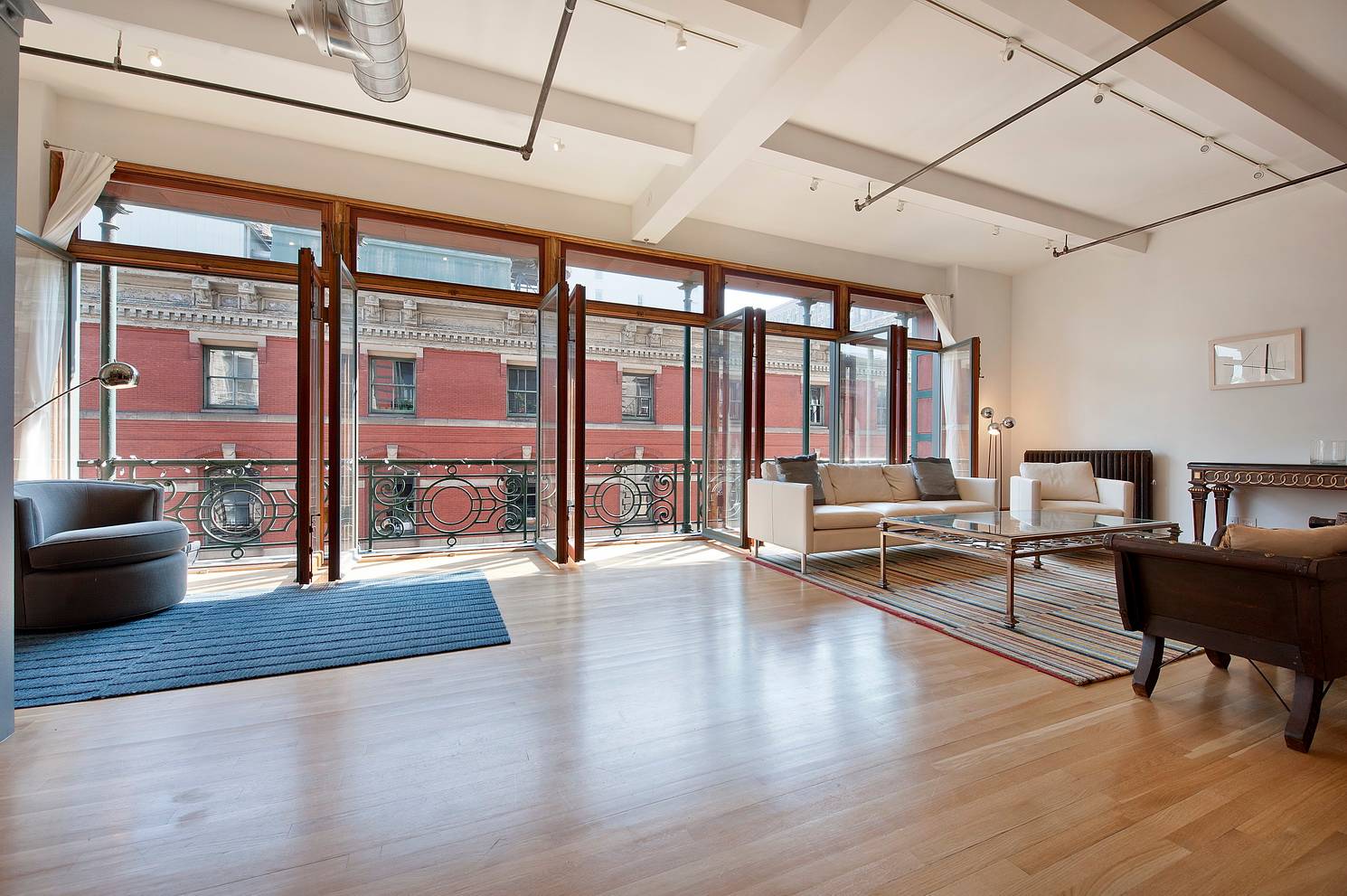 Soho Cast Iron Classic - Timeless Manhattan Living