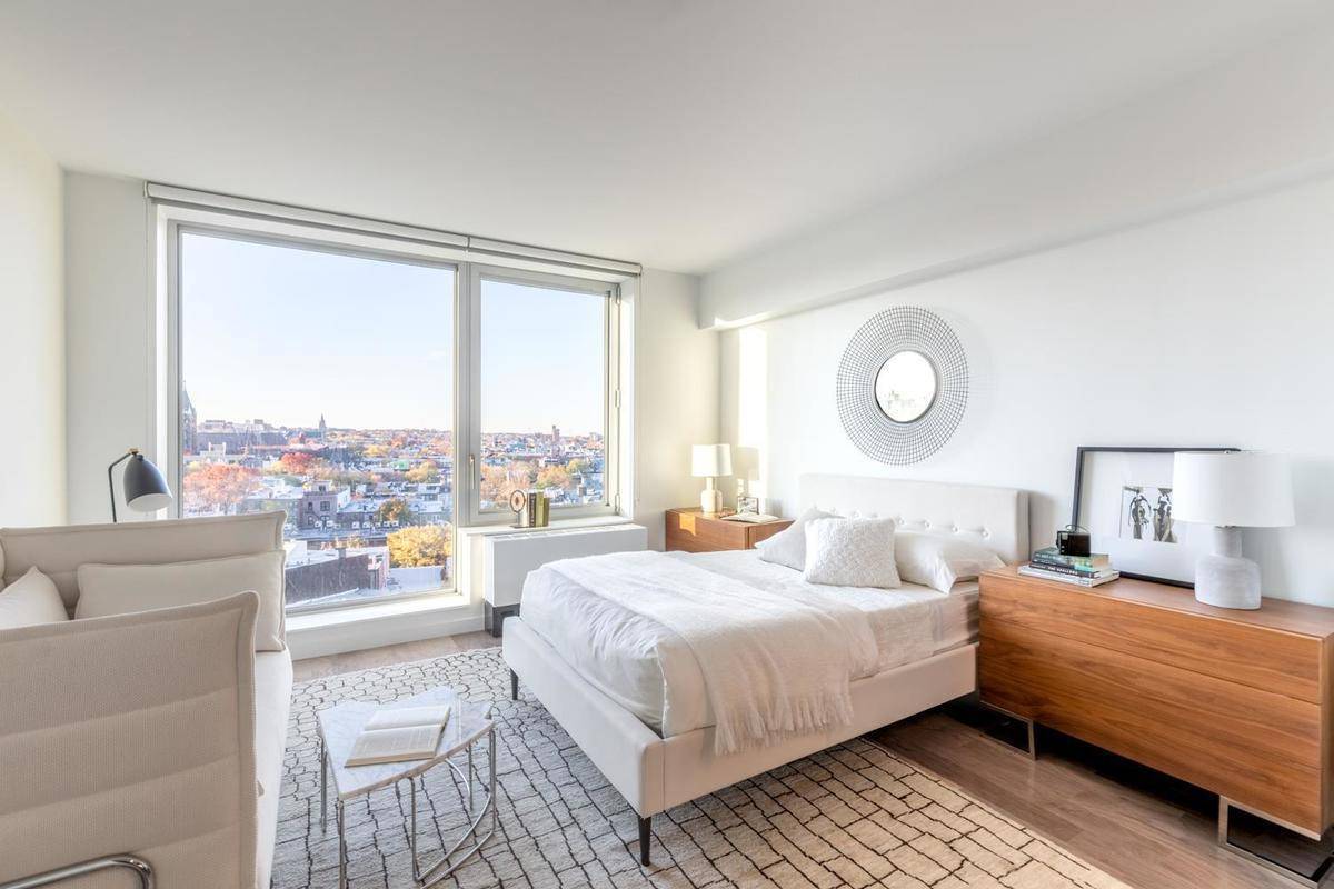 BRAND NEW SUN SOAKED STUDIO IN DOWNTOWN BROOKLYN