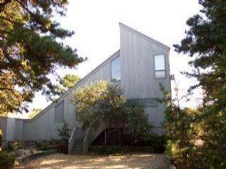 EVERYTHING YOU WANT IN A SUMMER HOUSE.