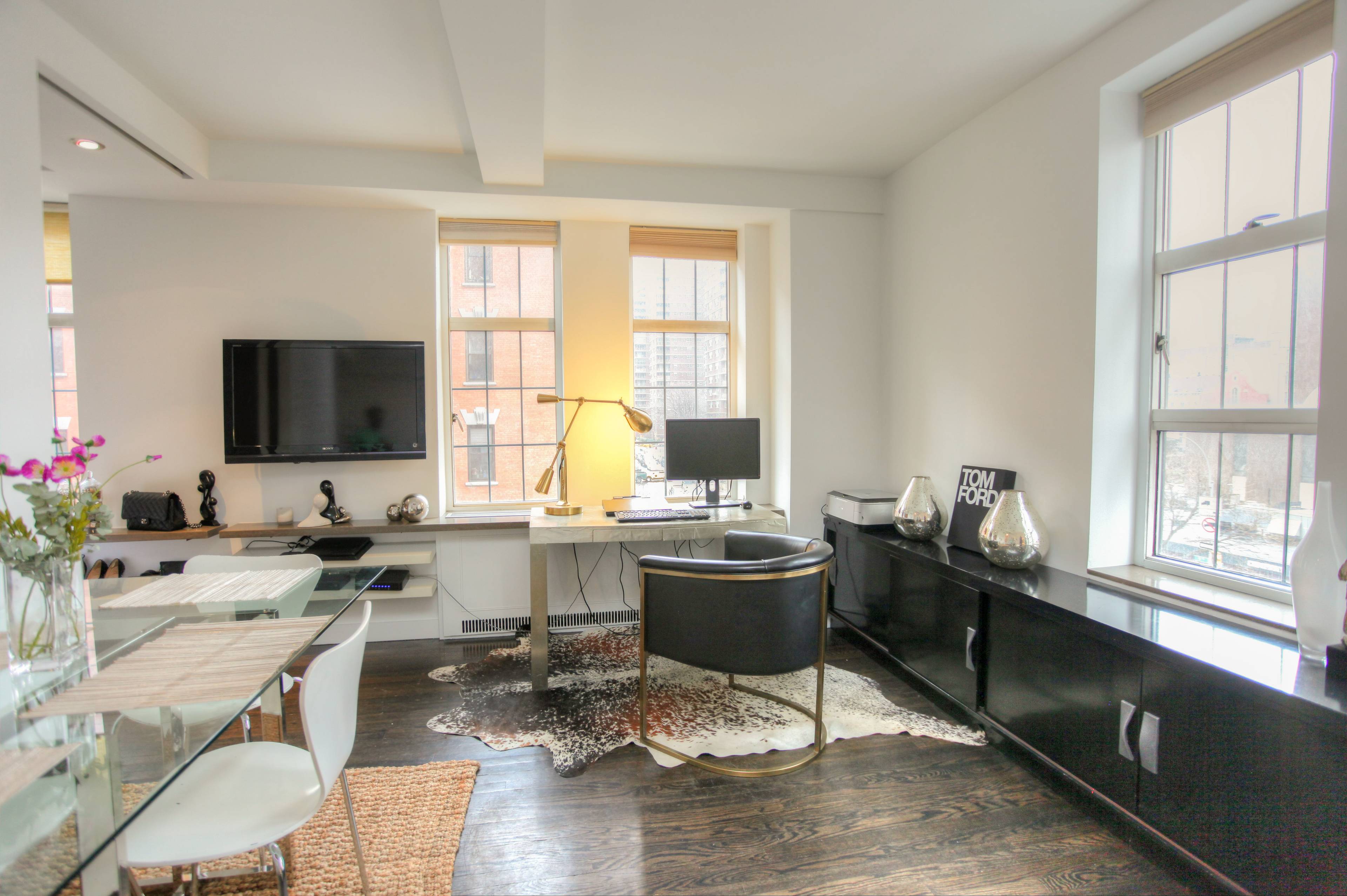 JUST LISTED !!! WEST CHELSEA, LONDON TERRACE, Junior-one bed., CORNER APT. FOR SALE