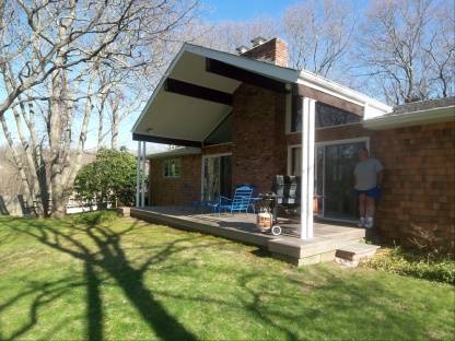 East Hampton - Close to Village
