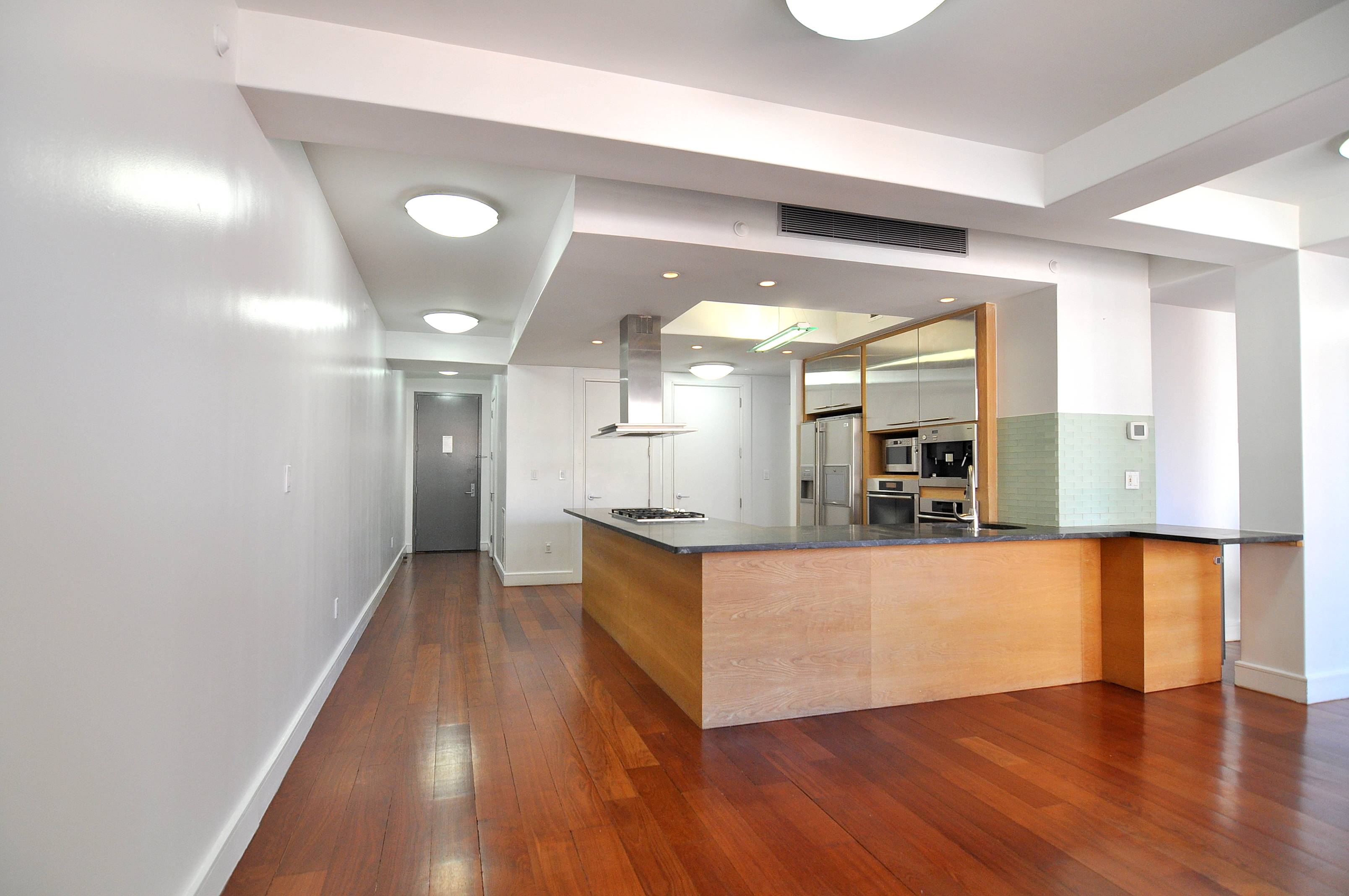 Expansive Conv 3 | 2 Bath with Two Private Outdoor Spaces in Little Italy!