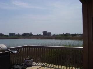 WATERFRONT HOME WITH 5 BEDROOMS AND HEATED POOL