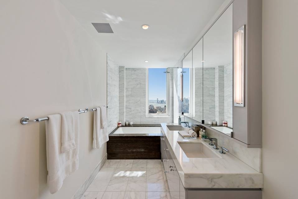 WONDERFUL LUXURIOUS NEW BUILDING..HUDSON YARD,TIME SQUARE,MIMA