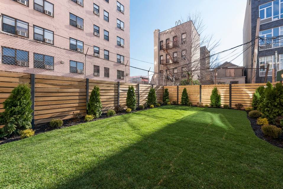 Beautiful Garden Unit duplex